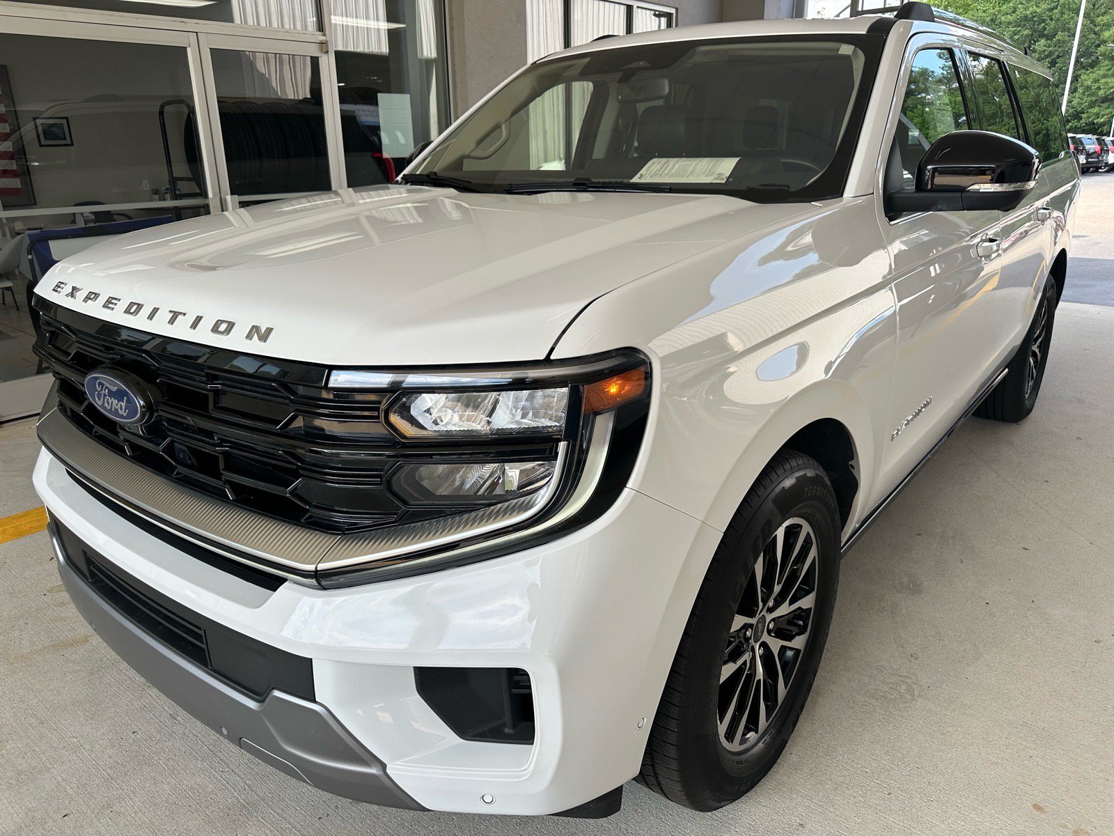 Certified 2025 Ford Expedition Max Platinum AWD/4WD image 3