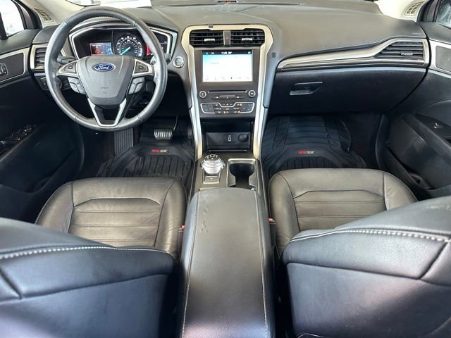 Certified 2017 Ford Fusion SE w/ Fusion SE Technology Package FWD image 9