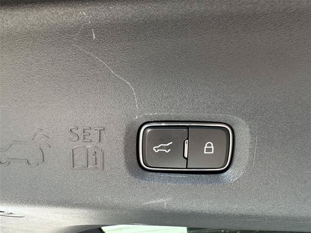 Certified 2025 Ford Expedition Active AWD/4WD image 13