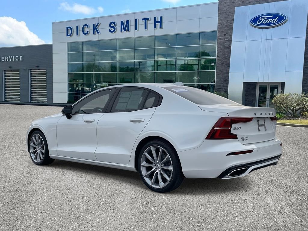 Used 2021 Volvo S60 T5 Momentum w/ Advanced Package video 2