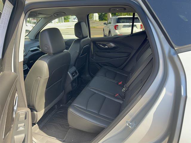 Used 2020 GMC Terrain SLT w/ Preferred Package AWD/4WD image 6
