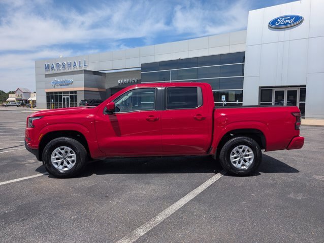 Used 2024 Nissan Frontier SV AWD/4WD image 2