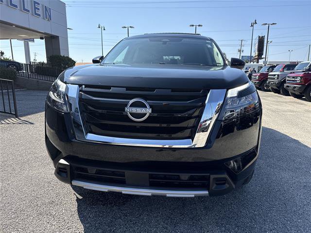 Used 2025 Nissan Pathfinder Platinum w/ Cargo Package AWD/4WD image 18