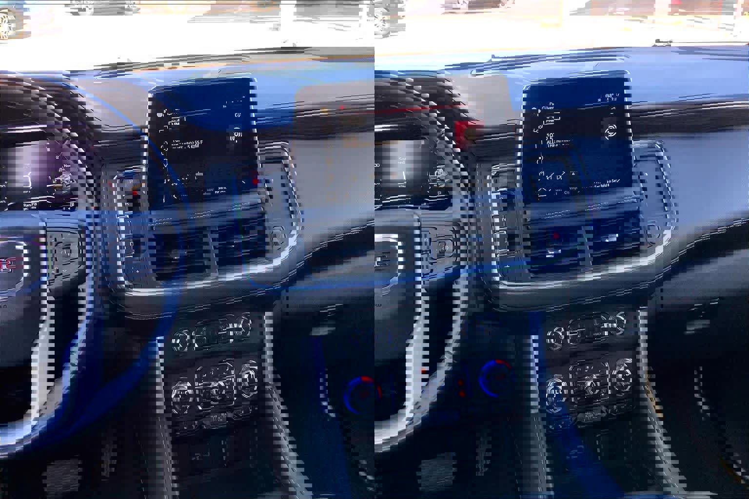 Used 2023 GMC Yukon SLT image 8