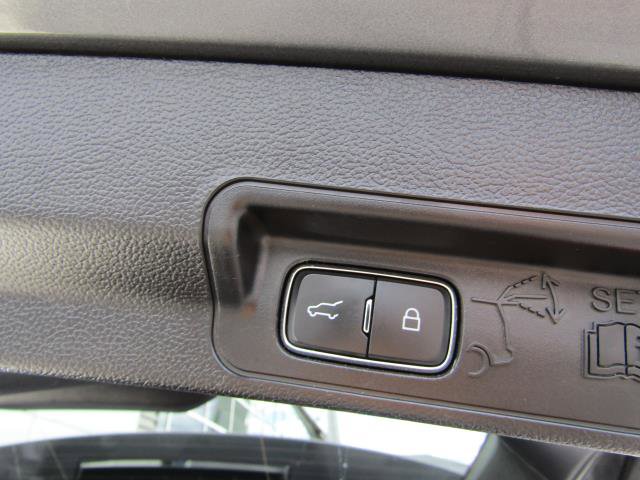 Certified 2021 Ford Explorer XLT w/ Equipment Group 202A AWD/4WD image 16