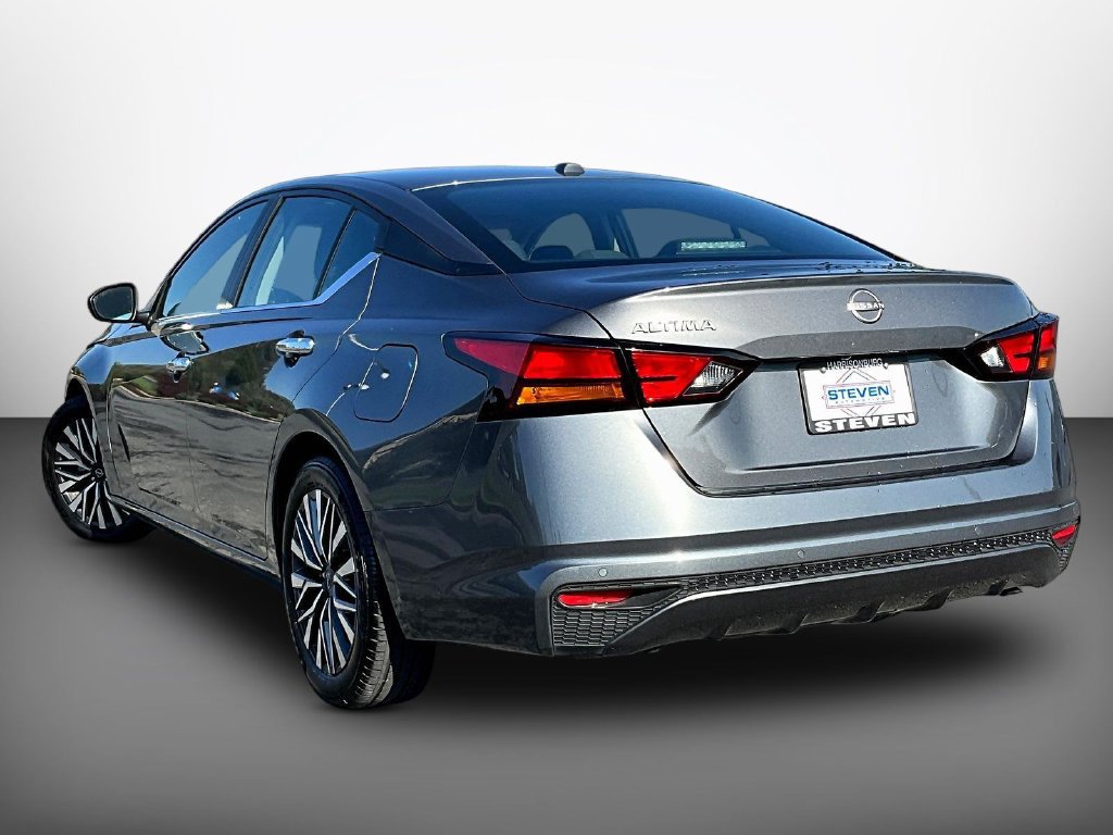 Used 2025 Nissan Altima 2.5 SV FWD image 4