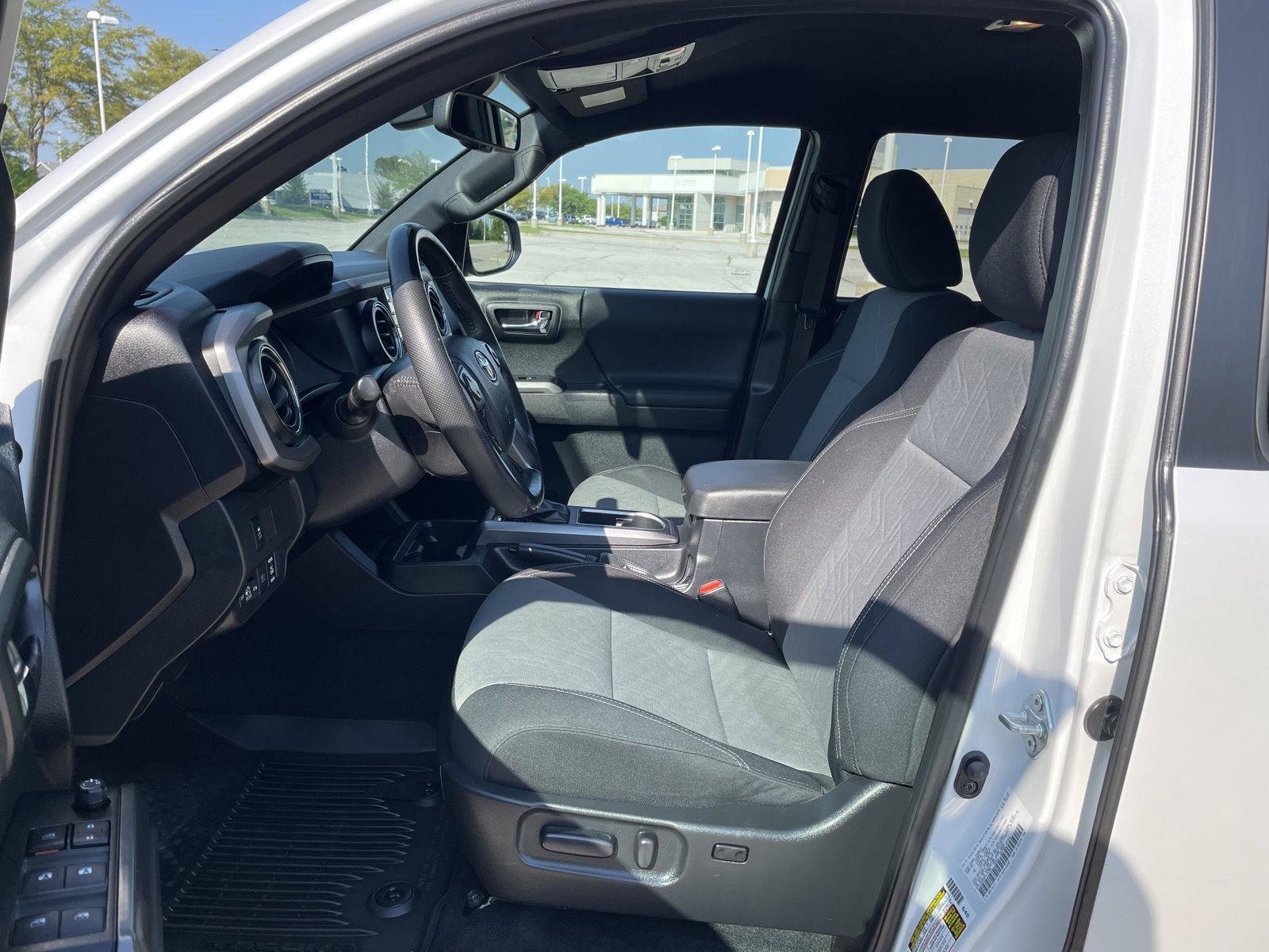 Used 2023 Toyota Tacoma TRD Sport w/ Technology Package AWD/4WD image 16