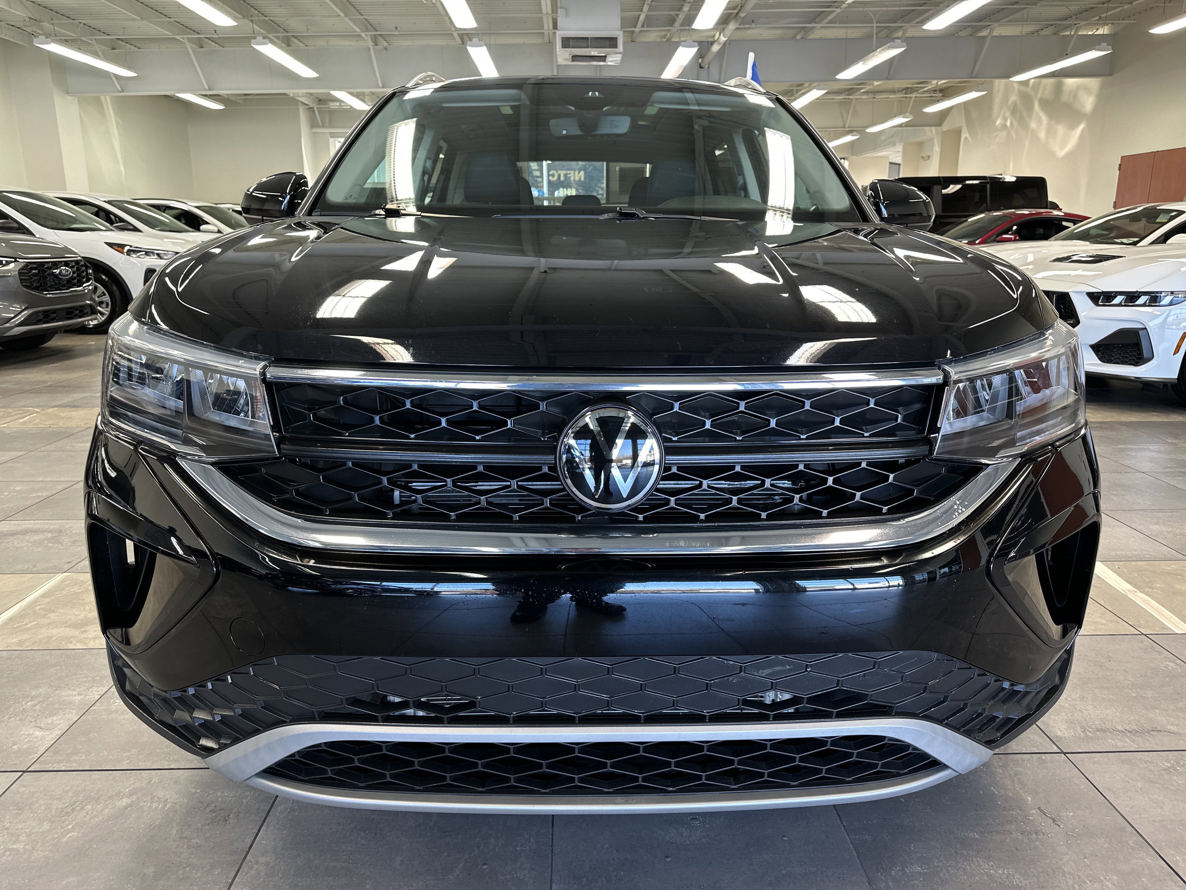 Used 2024 Volkswagen Taos SE image 9