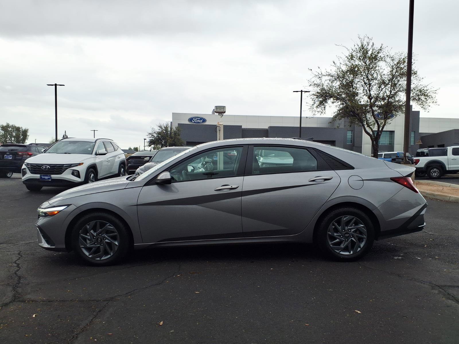 Used 2024 Hyundai Elantra SEL image 6