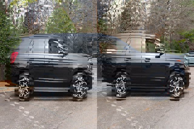 Certified 2025 Ford Expedition Active image 6