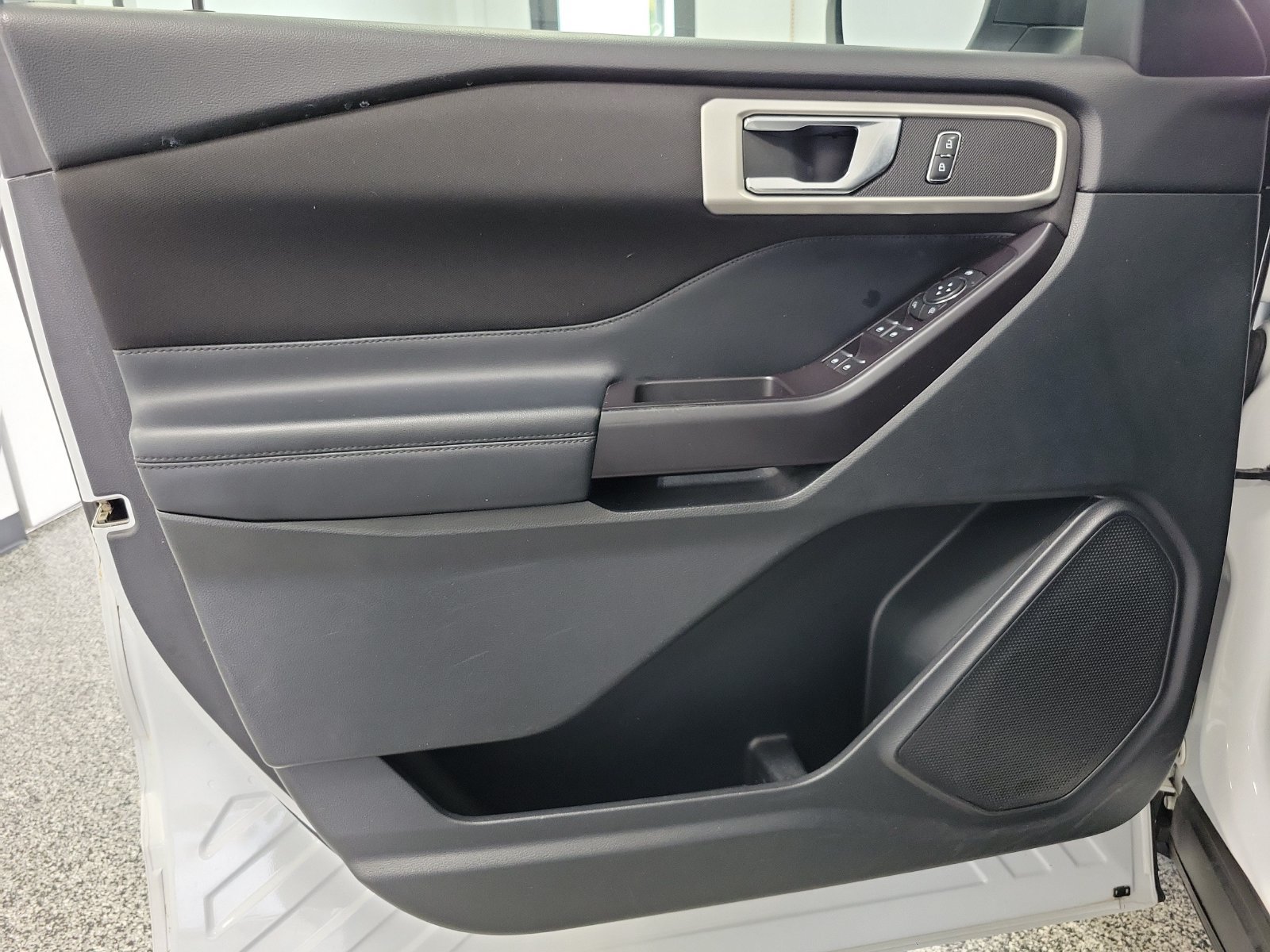 Certified 2020 Ford Explorer XLT w/ Comfort Package AWD/4WD image 6