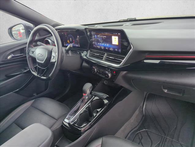 Used 2025 Chevrolet Trax RS w/ Driver Confidence Package FWD image 18