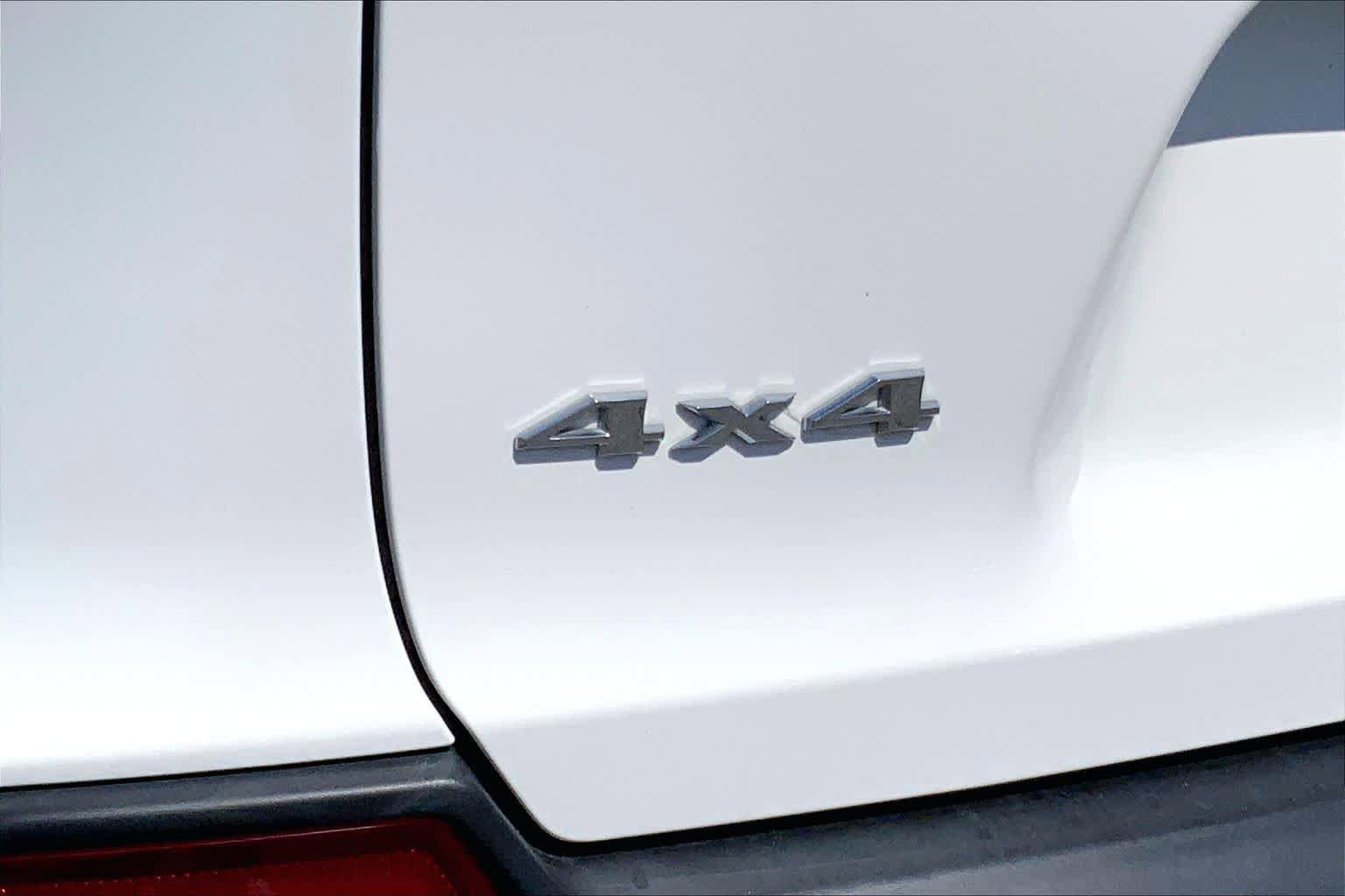 Used 2022 Jeep Cherokee Latitude Lux AWD/4WD image 19