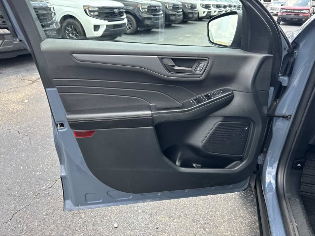 Certified 2025 Ford Escape Active AWD/4WD image 19