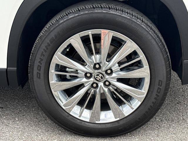 Used 2025 Toyota Grand Highlander AWD image 9