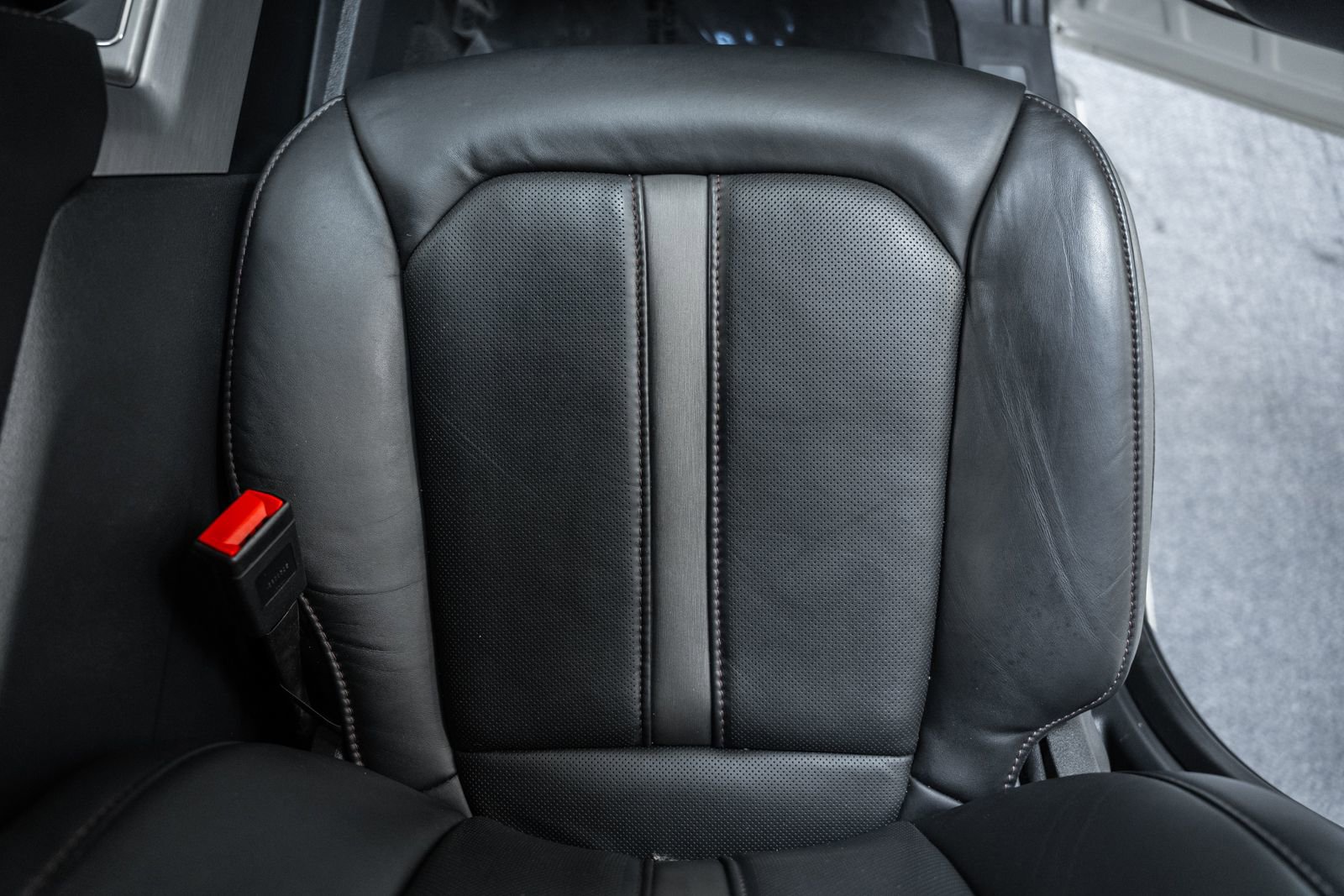 Certified 2022 Ford F250 Platinum w/ Snow Plow Prep Package image 37