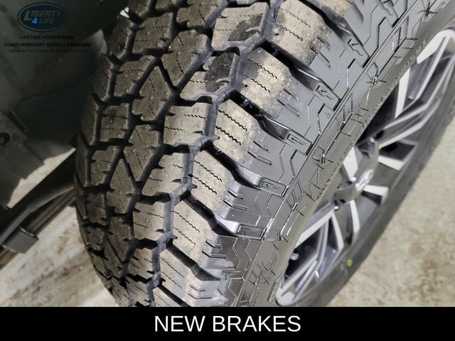 Used 2022 Toyota Tacoma TRD Sport w/ Technology Package image 11