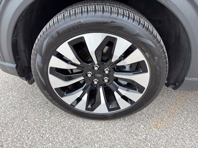 Certified 2026 Ford Explorer Platinum w/ LUX Leather Package AWD/4WD image 34