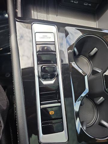 Used 2025 Volkswagen Atlas SEL Premium R-Line AWD/4WD image 32