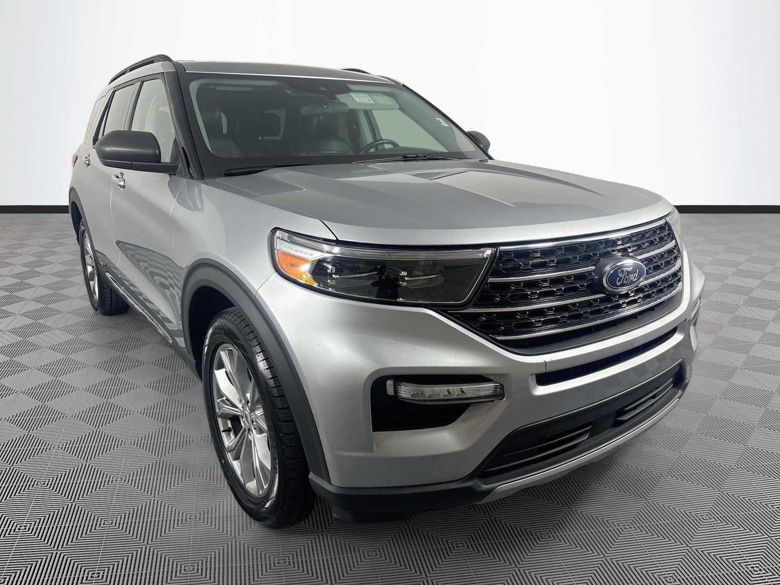 Certified 2023 Ford Explorer XLT w/ Equipment Group 202A