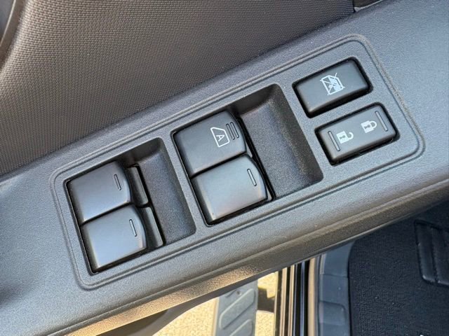 Used 2022 Nissan Frontier PRO-4X AWD/4WD image 11