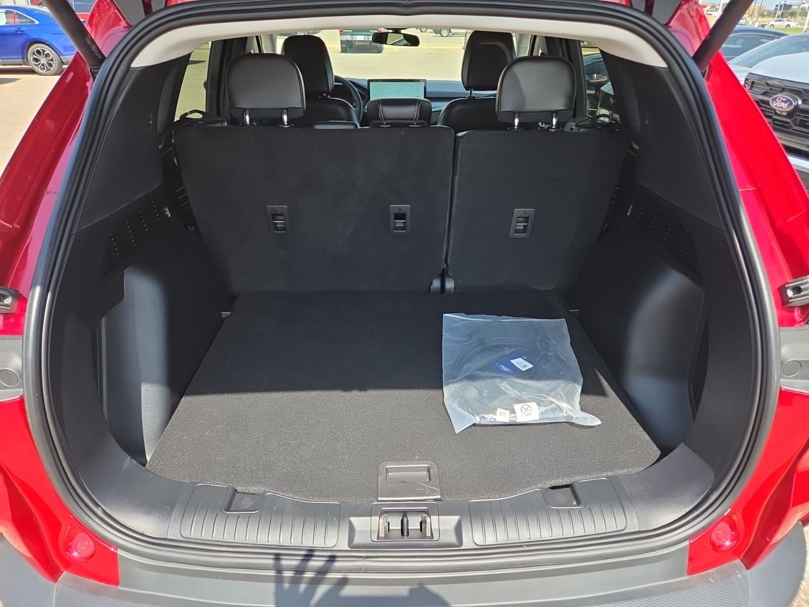 Certified 2025 Ford Escape SE w/ Class II Trailer Tow Package FWD image 11