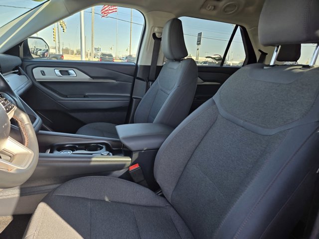 Certified 2025 Ford Explorer Active AWD/4WD image 27