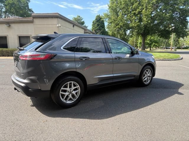 Certified 2024 Ford Edge SEL w/ Convenience Package AWD/4WD image 4