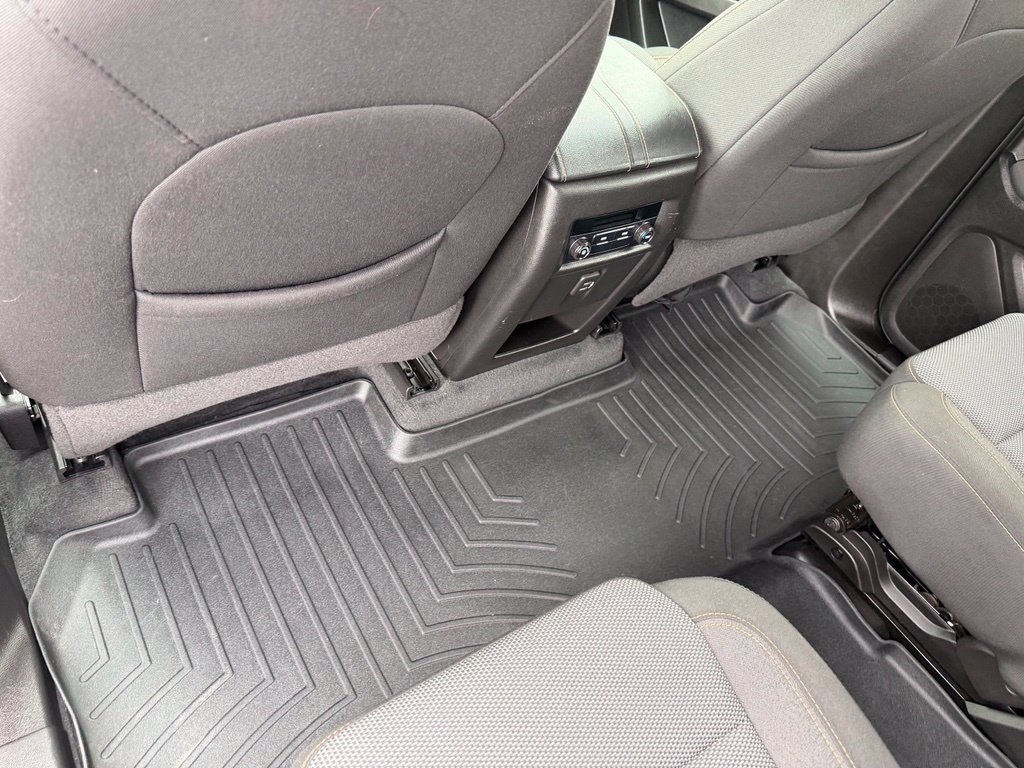Used 2021 Chevrolet Traverse LT FWD image 17
