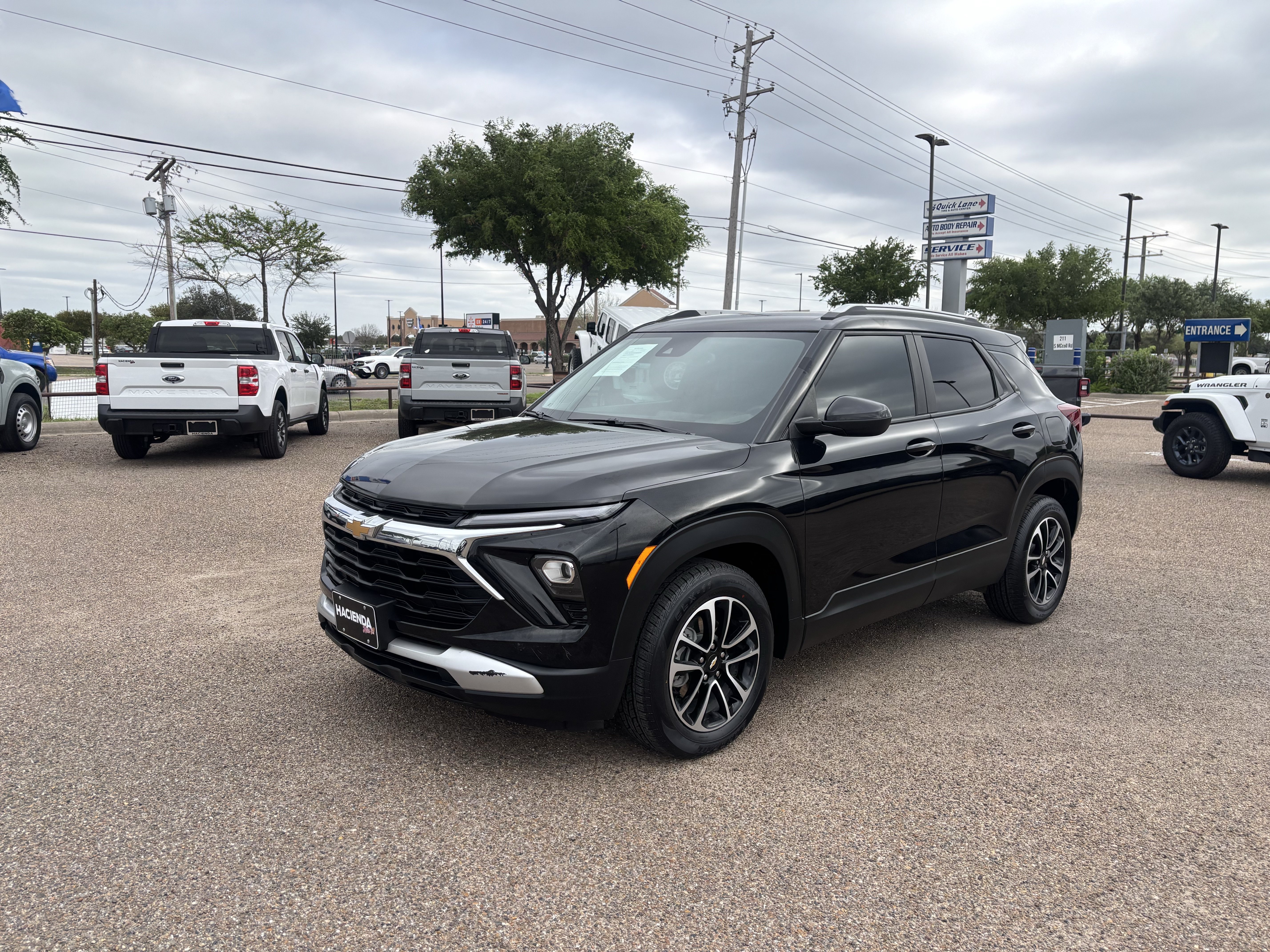 Used 2025 Chevrolet TrailBlazer LT w/ Convenience Package