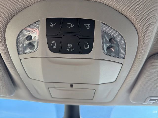 Used 2023 Chrysler Pacifica Touring-L image 43