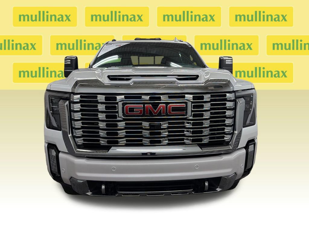 Used 2024 GMC Sierra 3500 Denali w/ Denali Reserve Package AWD/4WD image 8