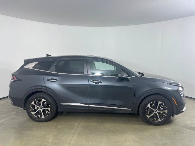 Used 2025 Kia Sportage EX FWD image 2