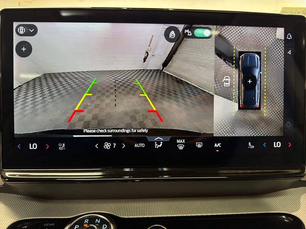 Certified 2025 Ford Expedition Active image 27