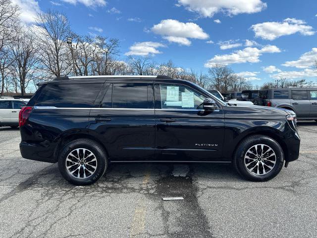 Certified 2025 Ford Expedition Platinum AWD/4WD image 4