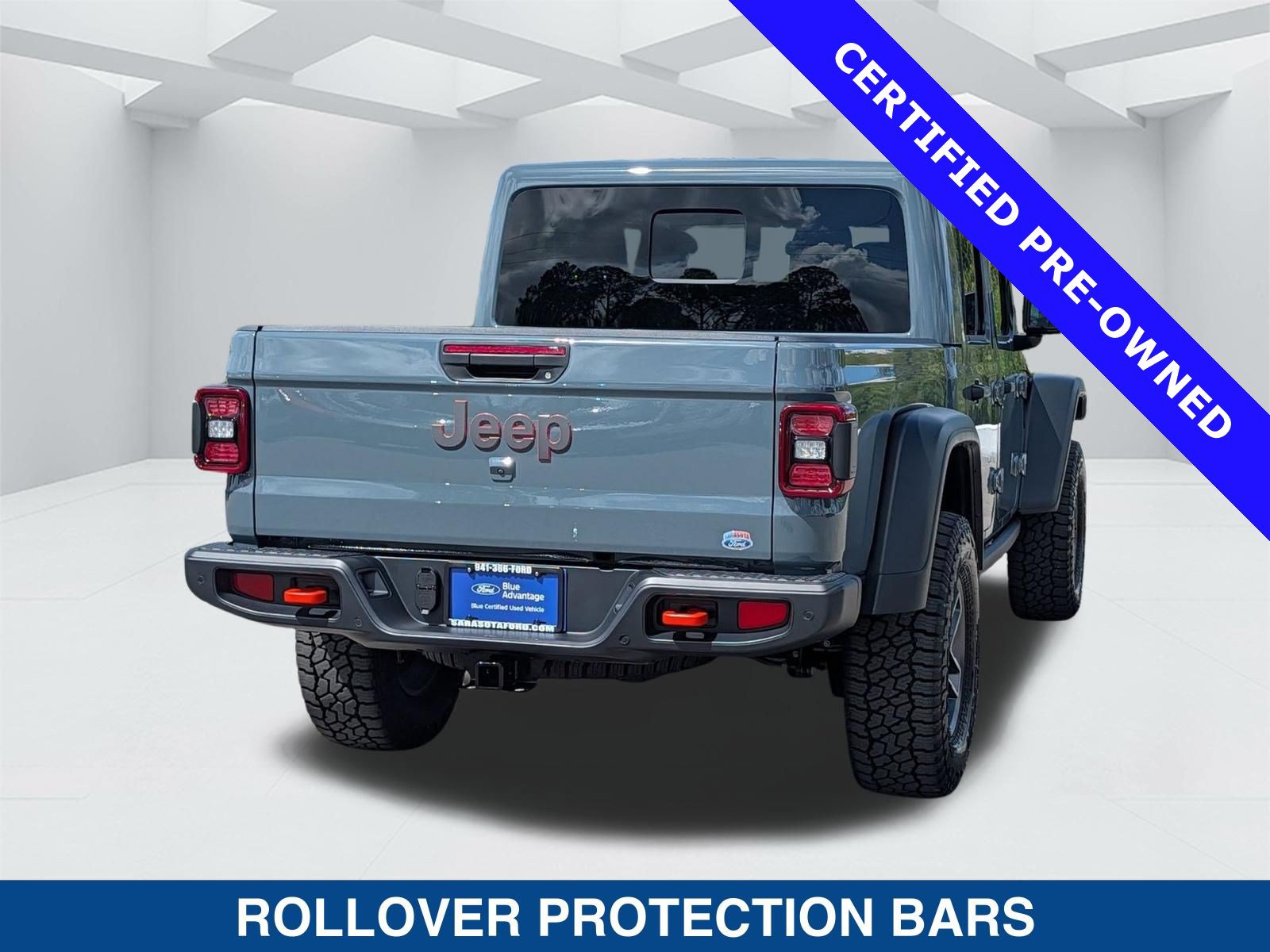 Used 2025 Jeep Gladiator Mojave w/ Safety Group AWD/4WD image 4