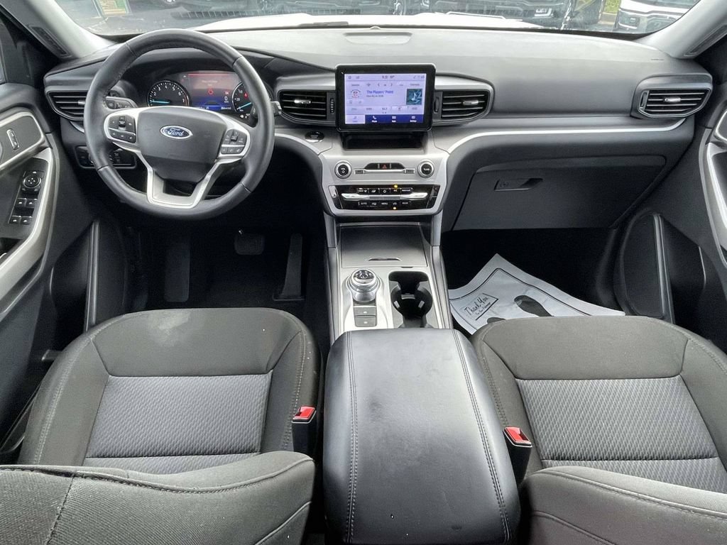 Certified 2024 Ford Explorer XLT RWD image 11