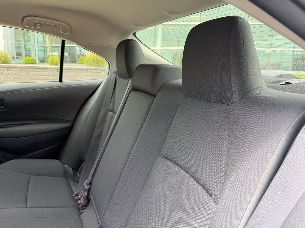 Used 2025 Toyota Corolla LE FWD image 12