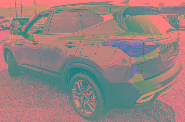 Used 2023 Kia Seltos S w/ Navigation Package AWD/4WD image 3