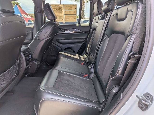 Used 2023 Jeep Grand Cherokee Altitude AWD/4WD image 13