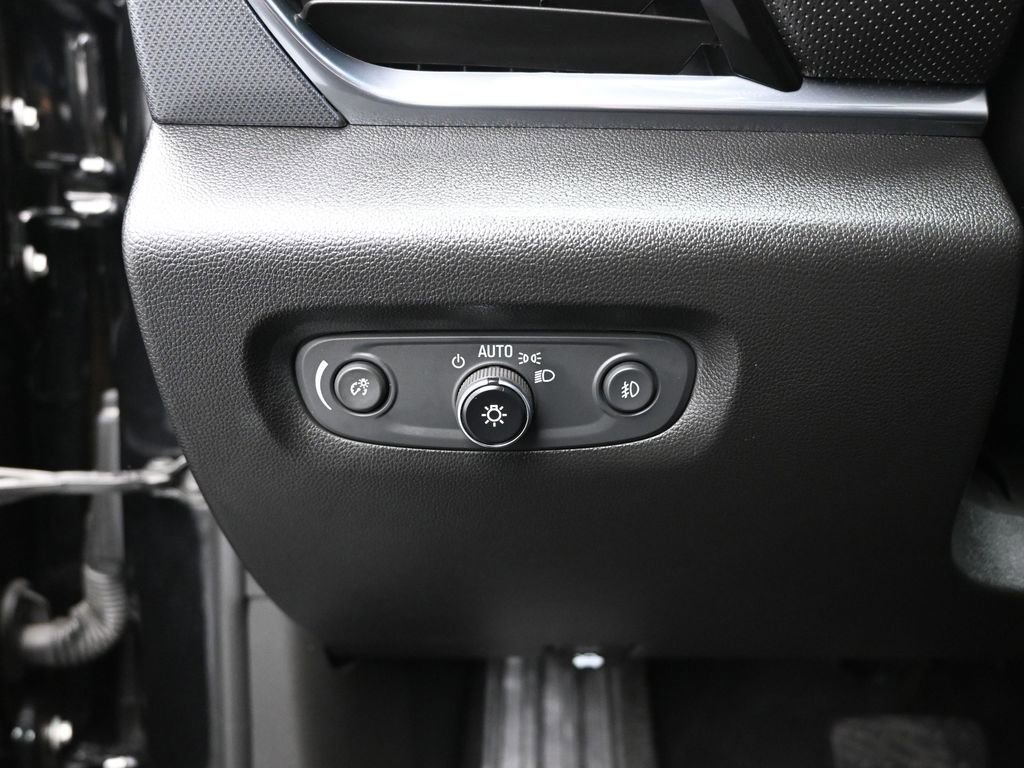 Used 2020 Chevrolet Traverse Premier w/ Redline Edition image 38