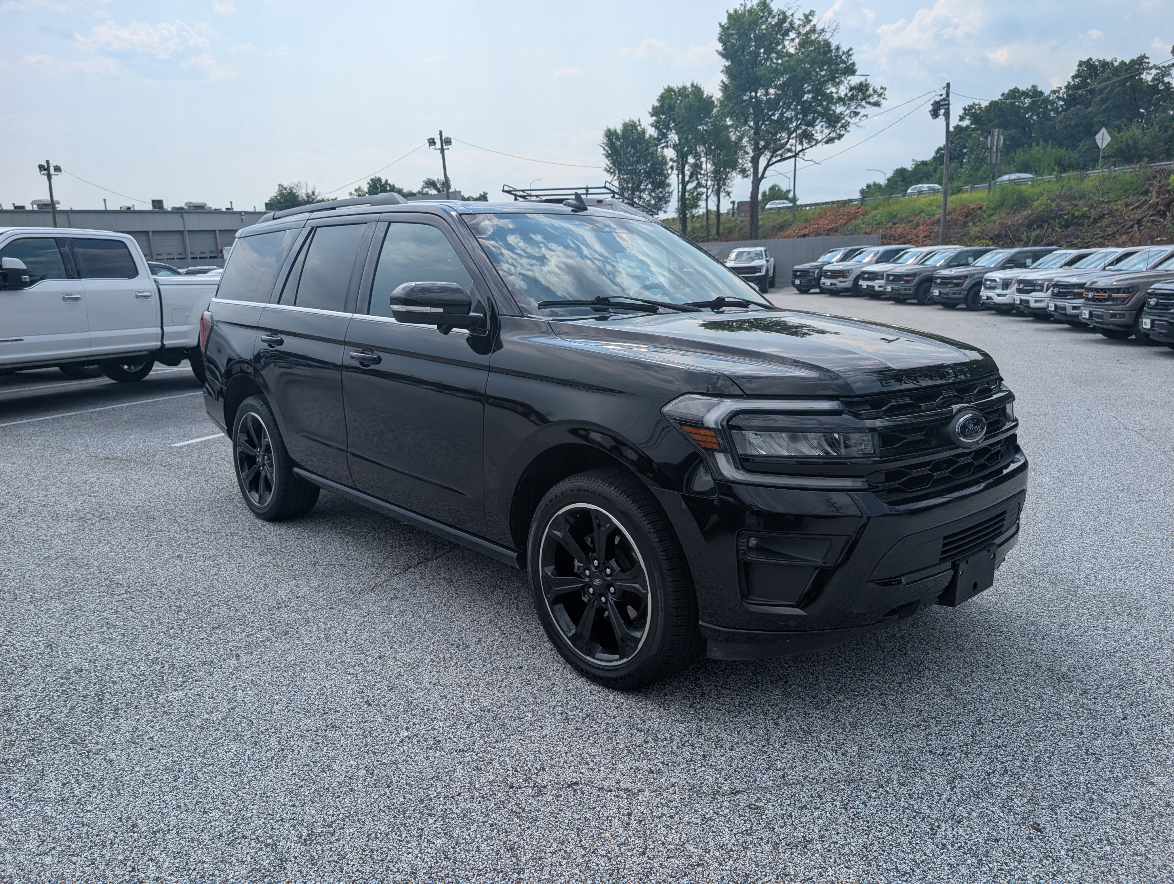 Certified 2023 Ford Expedition Limited AWD/4WD image 9
