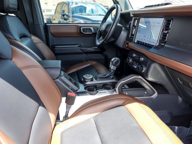 Certified 2024 Ford Bronco Outer Banks w/ Sasquatch Package AWD/4WD image 30