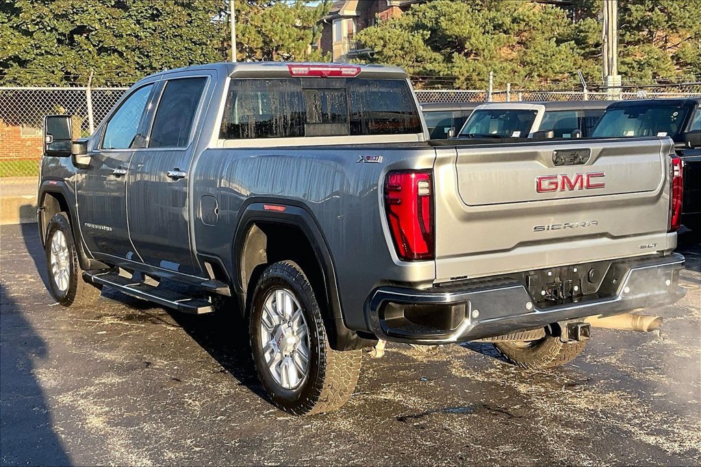 Used 2024 GMC Sierra 2500 SLT w/ SLT Premium Package AWD/4WD image 10