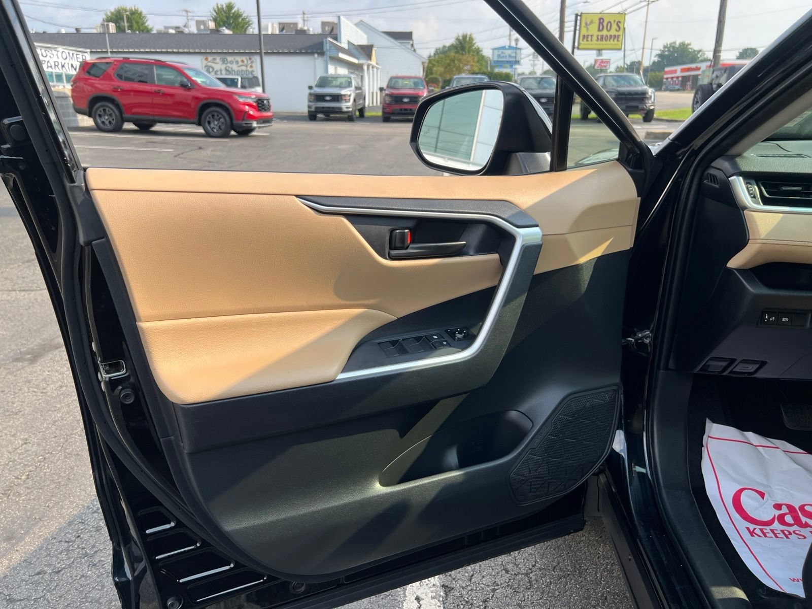 Used 2019 Toyota RAV4 LE w/ All Weather Liner Package AWD/4WD image 26