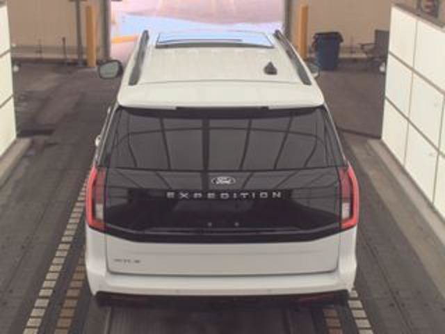 Certified 2025 Ford Expedition Active AWD/4WD image 4