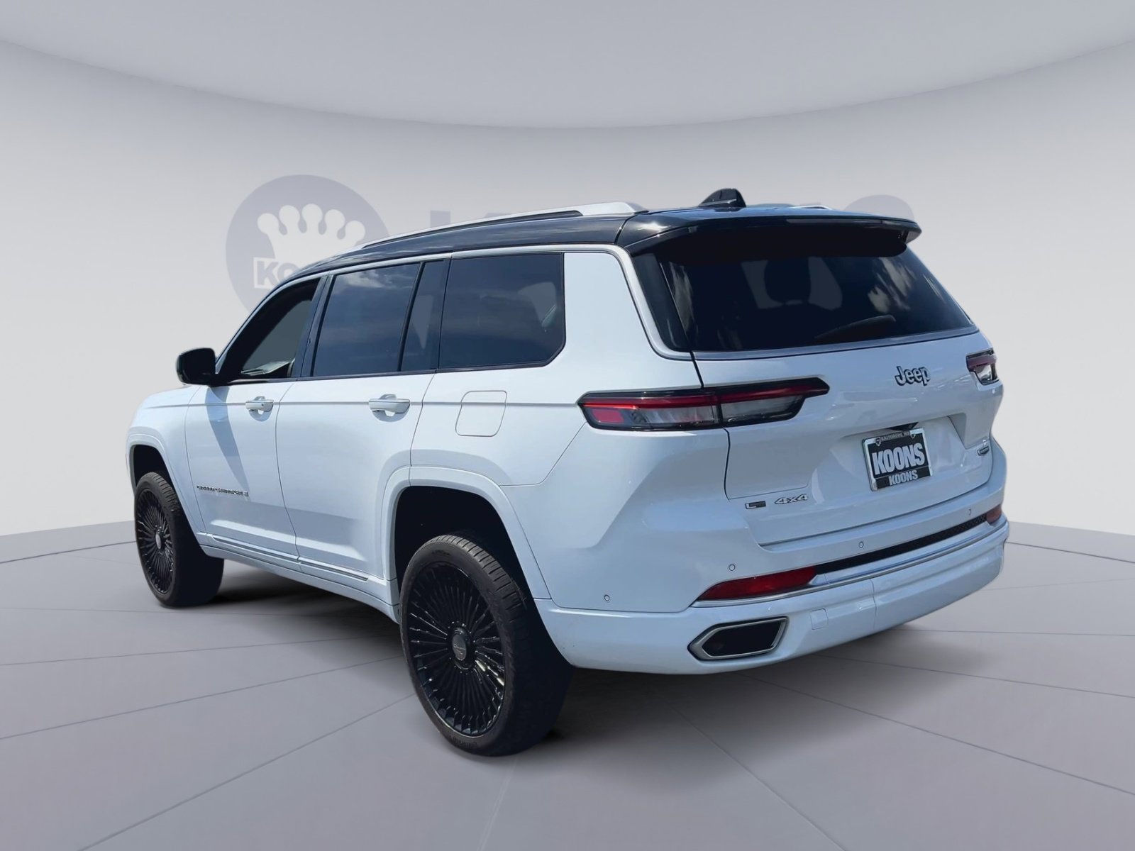 Used 2022 Jeep Grand Cherokee L Summit AWD/4WD image 10