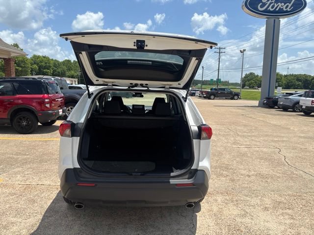 Used 2025 Toyota RAV4 XLE FWD image 10