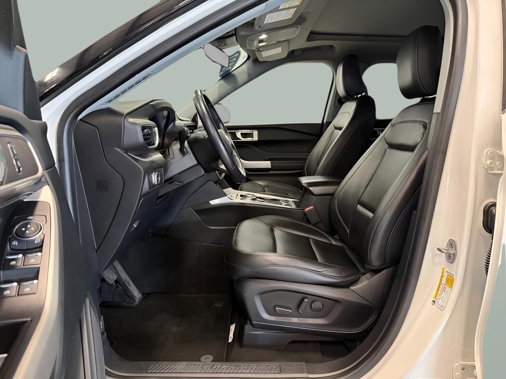 Certified 2022 Ford Explorer XLT image 31
