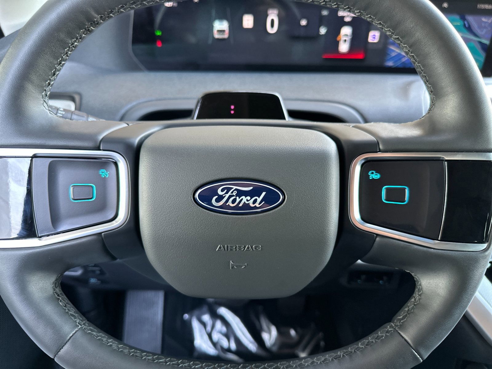 Certified 2025 Ford Expedition Active image 25